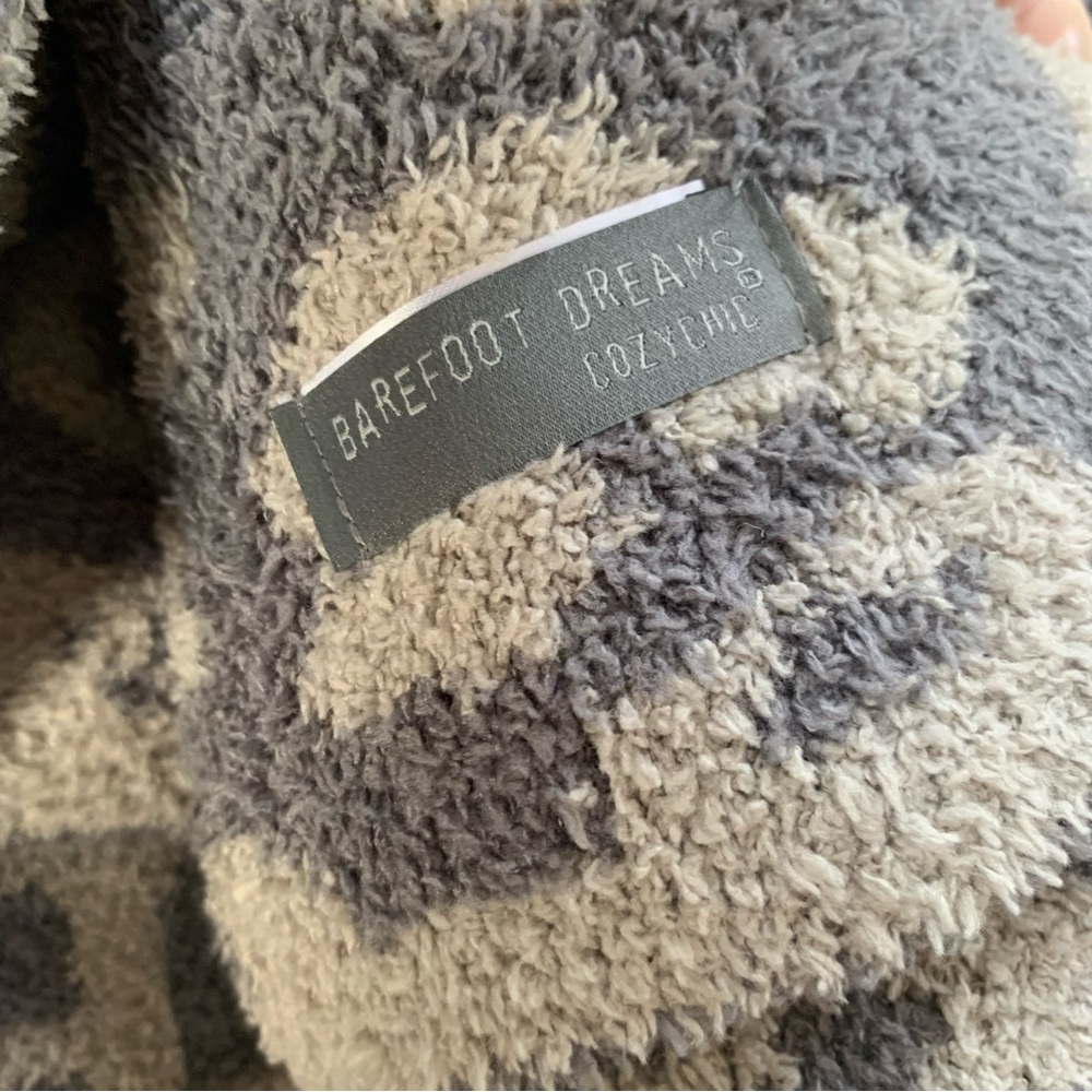 Barefoot Dreams Cozychic Barefoot In The Wild Throw In Linen Warm Gray NWT - Picture 7 of 10